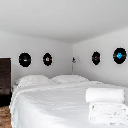 Apartment Vinyl Harmony Notes