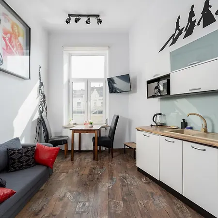 Vinyl Harmony Notes Apartment *